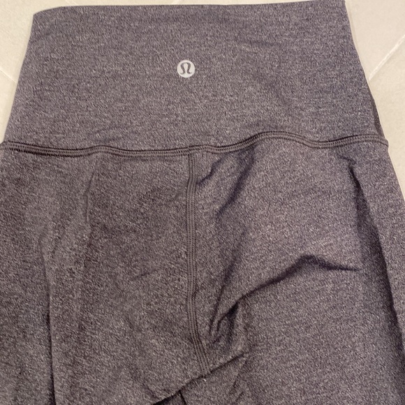 Women’s cropped grey lululemon, size 2 leggings. Never worn and amazing quality - Picture 3 of 4